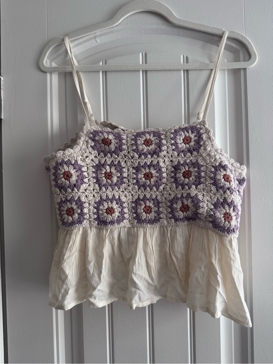 Lucky Brand Tops - Lucky brand granny square Crochet Flower Ivory & Lavender Camisole Top